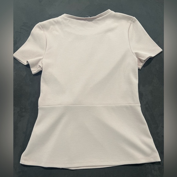 EXPRESS Pale Pink Shirt Sleeve Woman’s Shirt - Picture 2 of 6